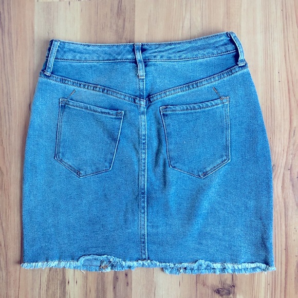 Mossimo Denim Skirt Distressed Size 4 Women’s - Picture 2 of 13